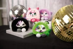 Nici 47907 Pixidoos Pets 2-in-1 Wendeplüsch Hund Bonbi 12cm Grün-schwarz Plüsch -Nici 47907 10 47906 47909 47908 Milieu 2048x1365