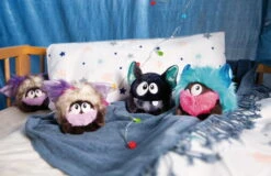 Nici 48422 Monsterdoos Monster Scarydoo Türkis 10cm Plüsch Kuscheltier -Nici 48421 10 48422 48423 Milieu 2048x1330 1